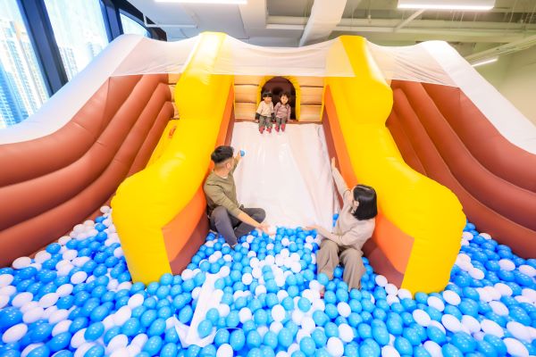 Bouncetopia啟德｜全新室內兒童充氣遊樂場！多達13個遊戲