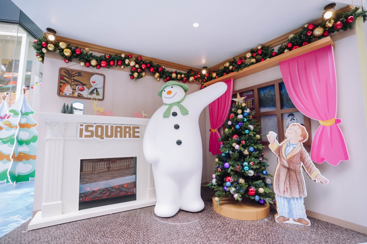 尖沙咀聖誕2023丨4.雪人與男孩佈置聖誕樹