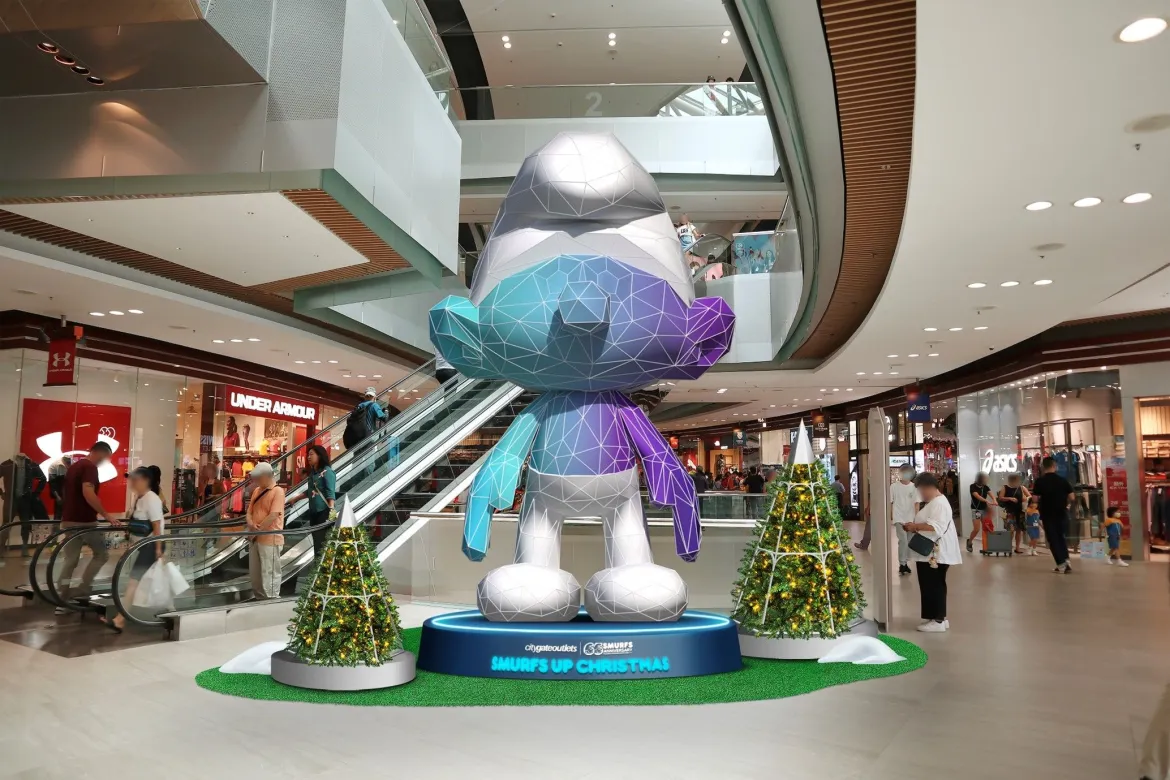 東涌聖誕好去處 2丨４米高巨型「藍極光精靈」