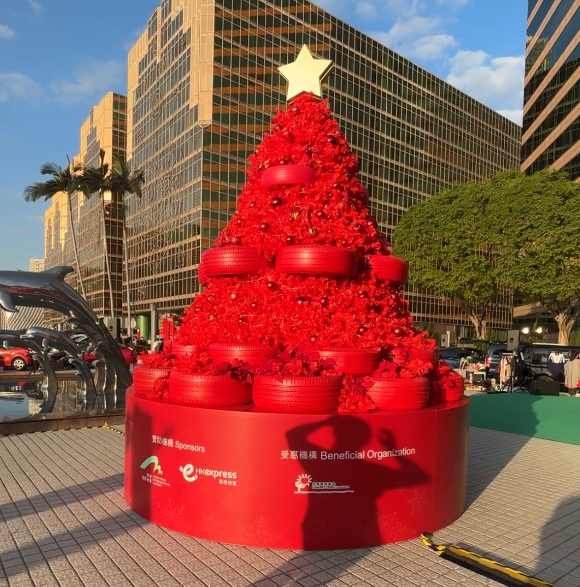 中港城聖誕丨活動7:廢棄車軚巨型聖誕樹打卡