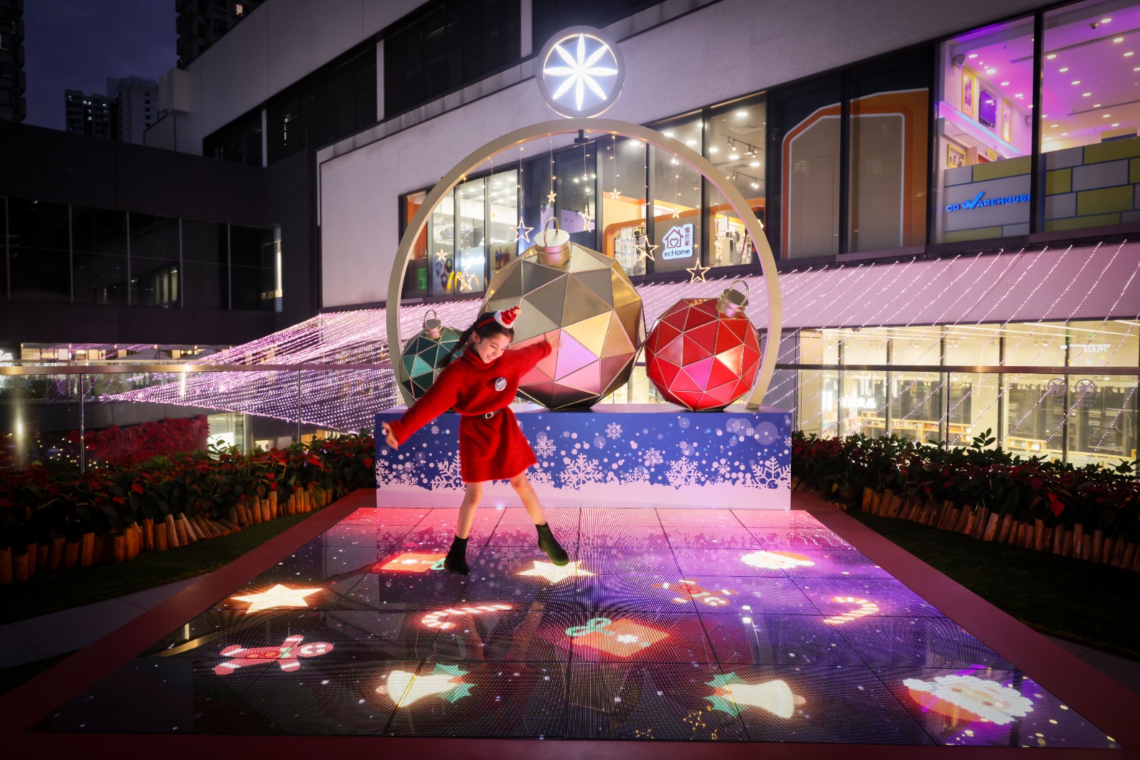 葵芳聖誕好去處2023丨4. 3米高的「幻彩水晶球」