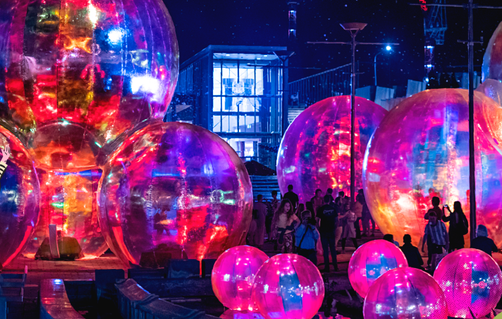 西九春Fun藝術節2024， 西九復活節活動2024丨1. 巨型泡泡《抱泡瞬間》
